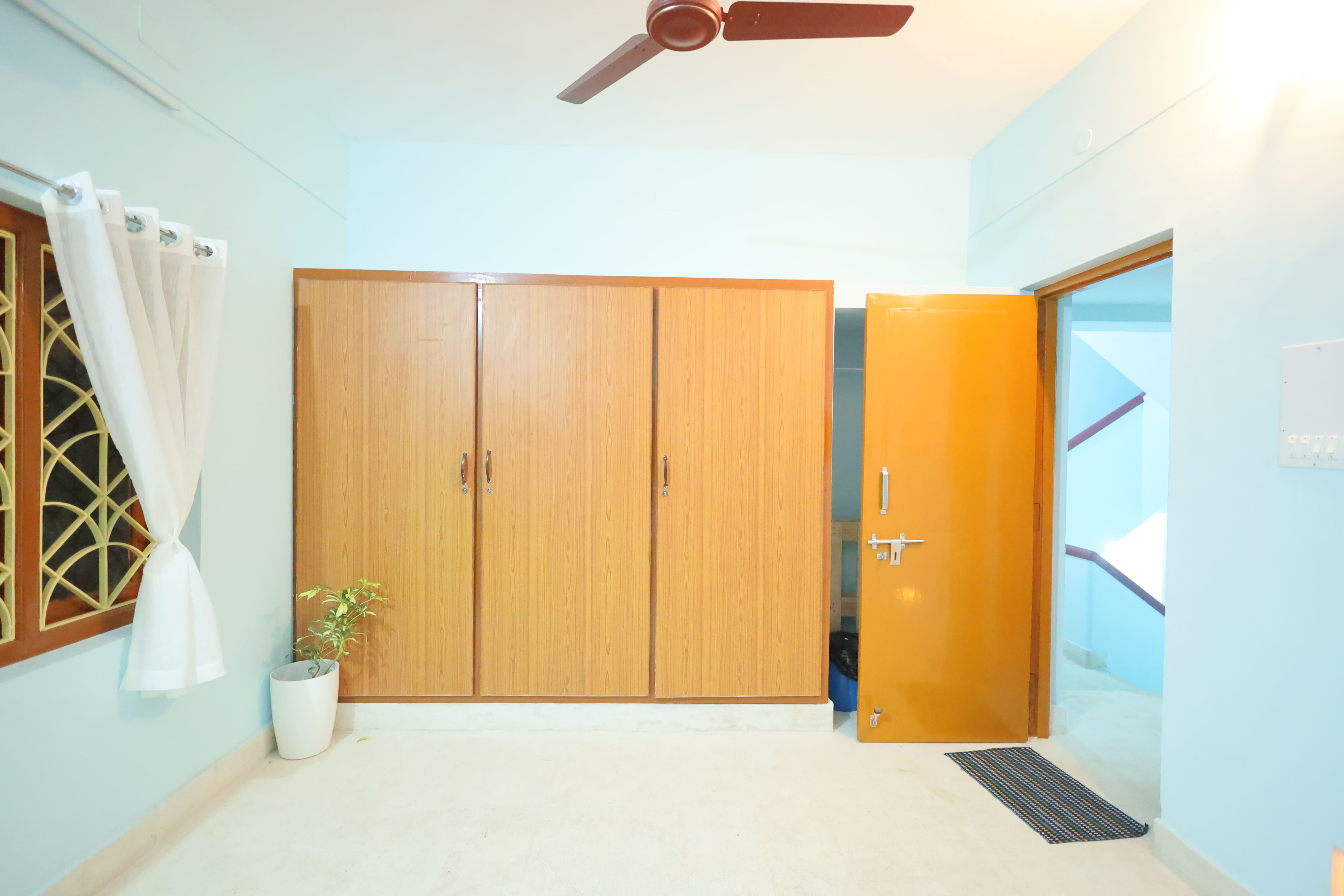 Lounge 1 Image 7